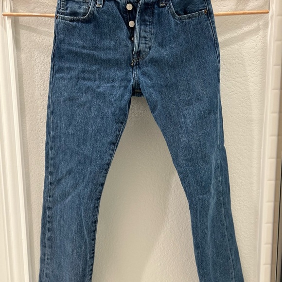 Levi’s - Picture 1 of 5